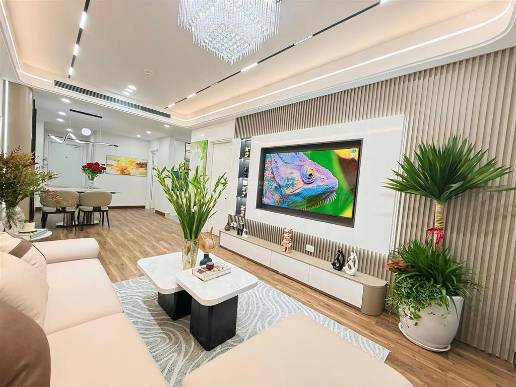 Em có full quỹ căn cho thuê 2pn, 3pn ,4pn tại goldmark city. giá từ 12tr/tháng. em vân 0357 065 ***