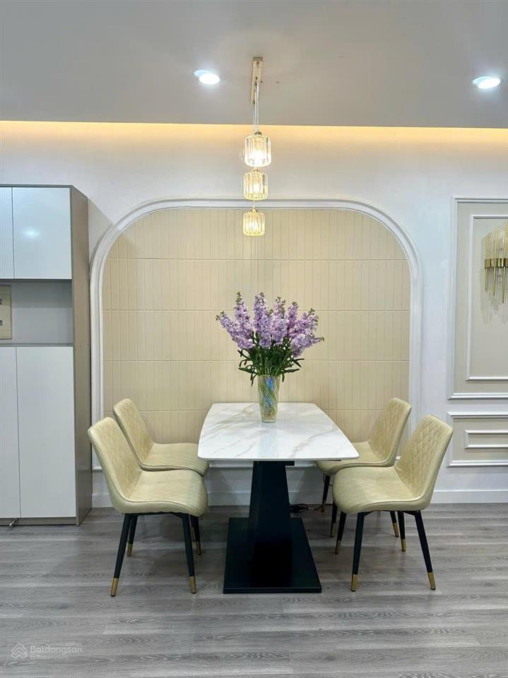 Chính chủ cần bán căn hộ 2 ngủ 2vs, chung cư hd mon nhà full đồ. giá nhỉnh 6, tỷ,   0357 065 ***