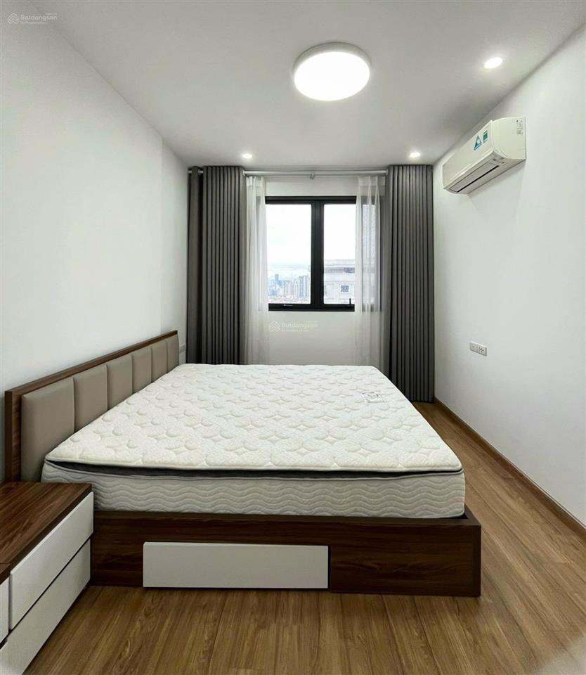 Em bán căn 2 ngủ 2 vs full iris garden, anh chị có nhu cầu  sđt 0357 065 *** em vân ạ
