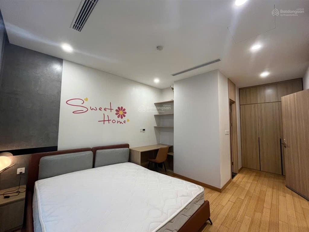 Em có full quỹ căn 3 phòng ngủ chung cư the zei, cần cho thuê gấp. anh chị có nhu cầu  035706589