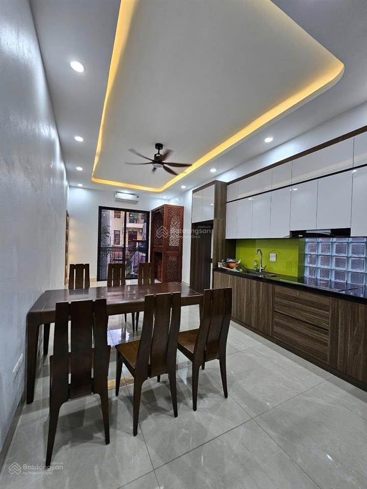 Mặt phố lô góc vỉa hè rộng kd, oto tải tránh. nhà đẹp full nt k qh. dt 19/32m2 6t mt3,5m 8,6tỷ