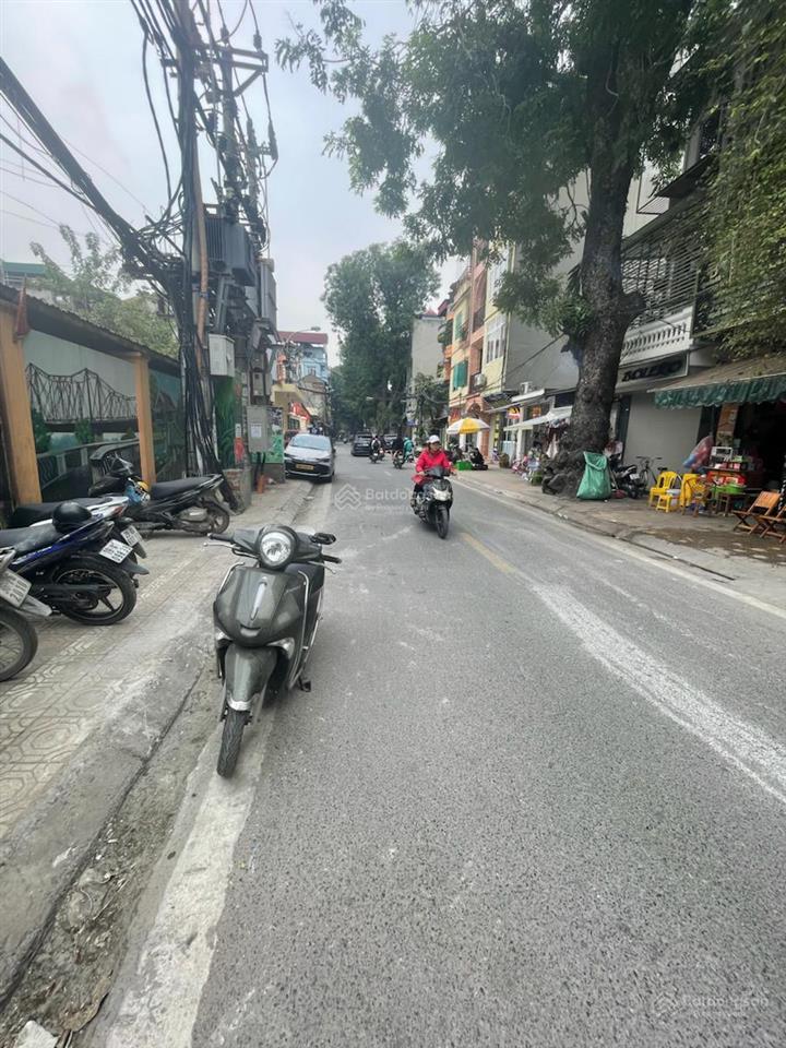 Mặt phố lô góc vỉa hè rộng kd, oto tải tránh. nhà đẹp full nt k qh. dt 19/32m2 6t mt3,5m 8,6tỷ