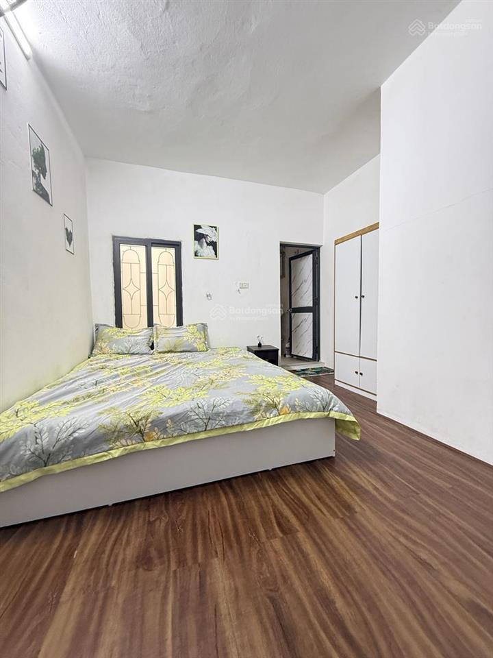 Nhà đẹp full nt, ngõ thông ba gác. tiện ích, an ninh đảm bảo. dt 36m 5t mt 3,5m giá 5,1tỷ