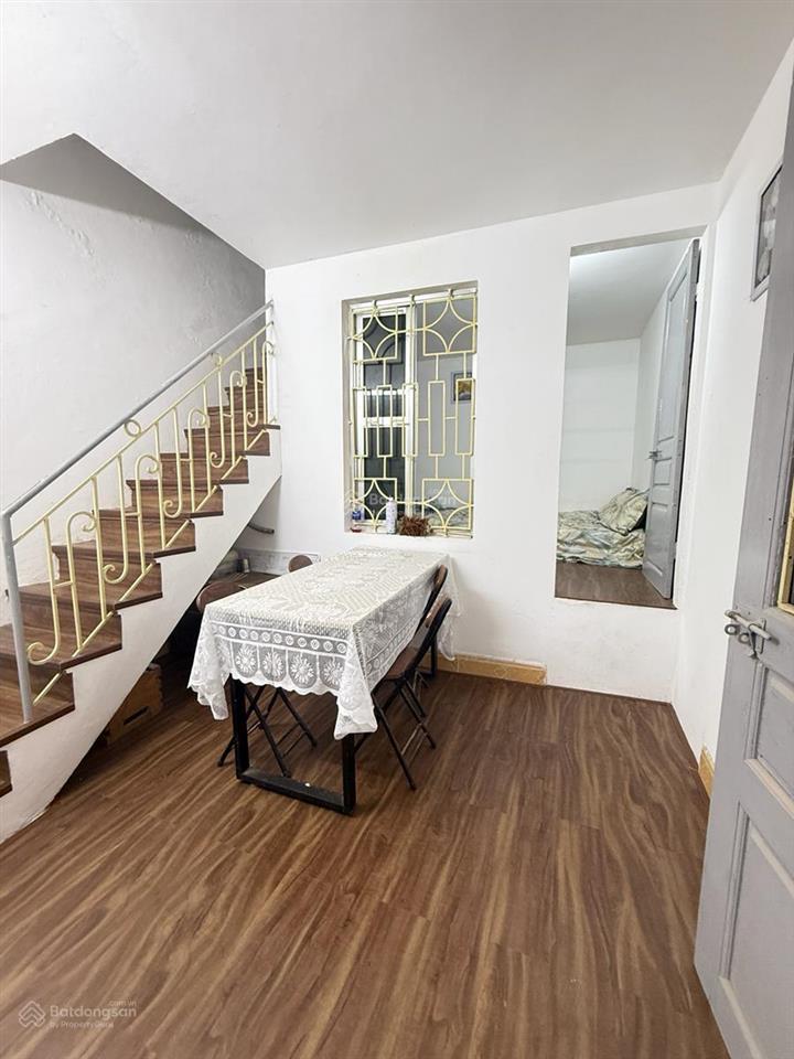 Nhà đẹp full nt, ngõ thông ba gác. tiện ích, an ninh đảm bảo. dt 36m 5t mt 3,5m giá 5,1tỷ