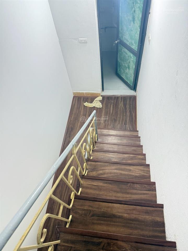 Nhà đẹp full nt, ngõ thông ba gác. tiện ích, an ninh đảm bảo. dt 36m 5t mt 3,5m giá 5,1tỷ