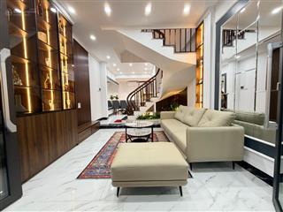 Nhà đẹp long lanh full nt, ngõ thông thoáng trước sau, 10m ra oto. dt 35m 4t mt3,9m giá 10,5 tỷ