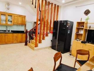 Nhà dân xây chắc chắn, ở ngay. ngõ thông ba gác phi. full nt, thoáng sáng. dt 34m5t mt6m giá 7,9tỷ