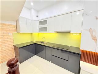 Dân xây gần phố, gần hồ thoáng mát, chợ dân sinh sát nhà. nhà đẹp full nt.dt18m 5t mt3.3m giá 5,3ty