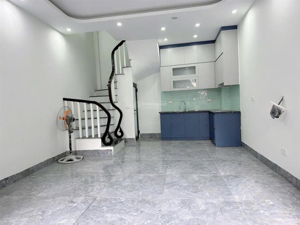 Ngõ rộng ba gác đỗ cửa, nhà xây mới full nt.giá đt, k qh, dân xây kcbt. dt33m 5t mt3.2m giá 6,9 tỷ
