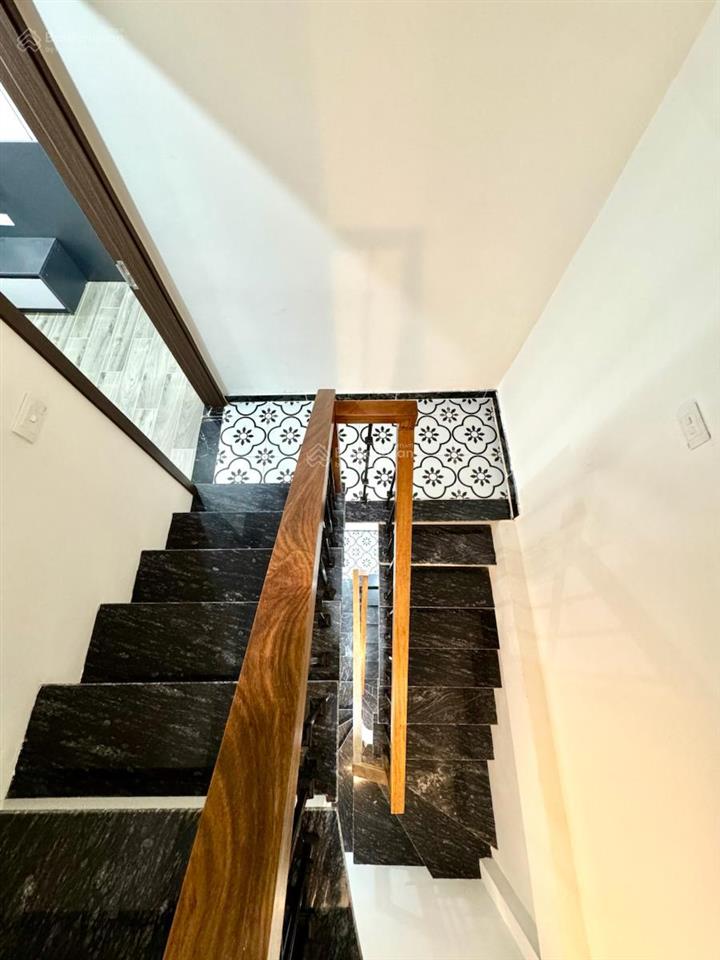 Nhà đẹp ba bước ra phố, full nt hiện đại, dân xây k dính qh. dt 35m 5t mt3,2m giá 7,9 tỷ còn tl