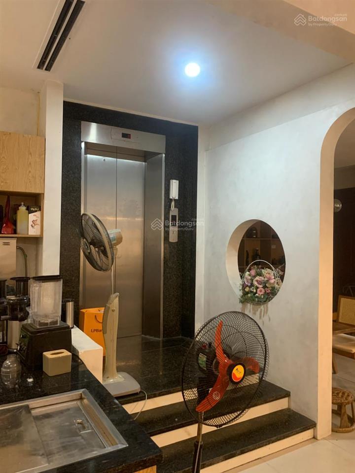 Nhà xăy mới tinh full nt nhập, ngõ thông oto tránh, gara 2 oto, dân trí cao. dt 85m 6t mt5m giá20ty