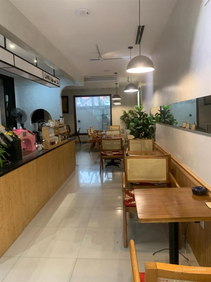 Nhà xăy mới tinh full nt nhập, ngõ thông oto tránh, gara 2 oto, dân trí cao. dt 85m 6t mt5m giá20ty