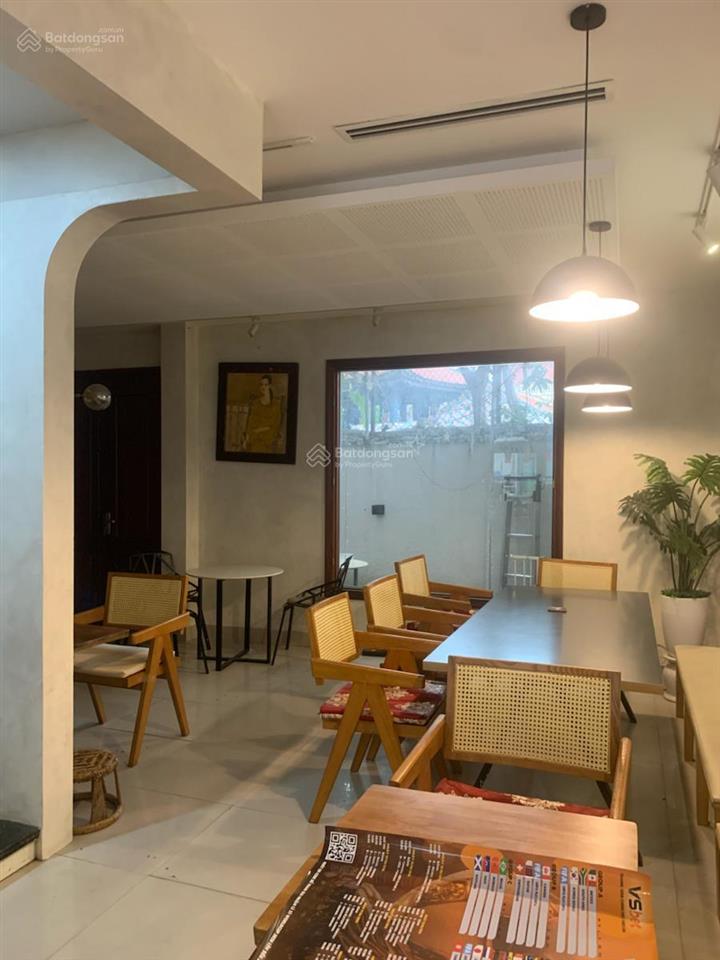 Nhà xăy mới tinh full nt nhập, ngõ thông oto tránh, gara 2 oto, dân trí cao. dt 85m 6t mt5m giá20ty