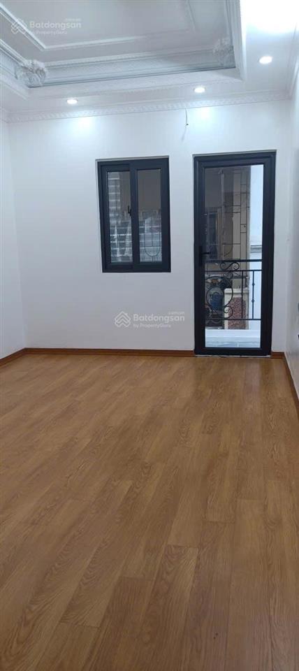 Mặt ngõ kinh doanh online, dt 30m2 5t mt 3,5m giá thuê 10triệu/1thg đóng 3cọc 1