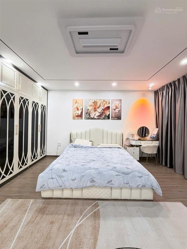 Bồ đề  long biên. nhà mới đẹp long lanh, ngõ thông, thang máy. dt 60m2 6t mt 5m giá chào 13,5tỷ