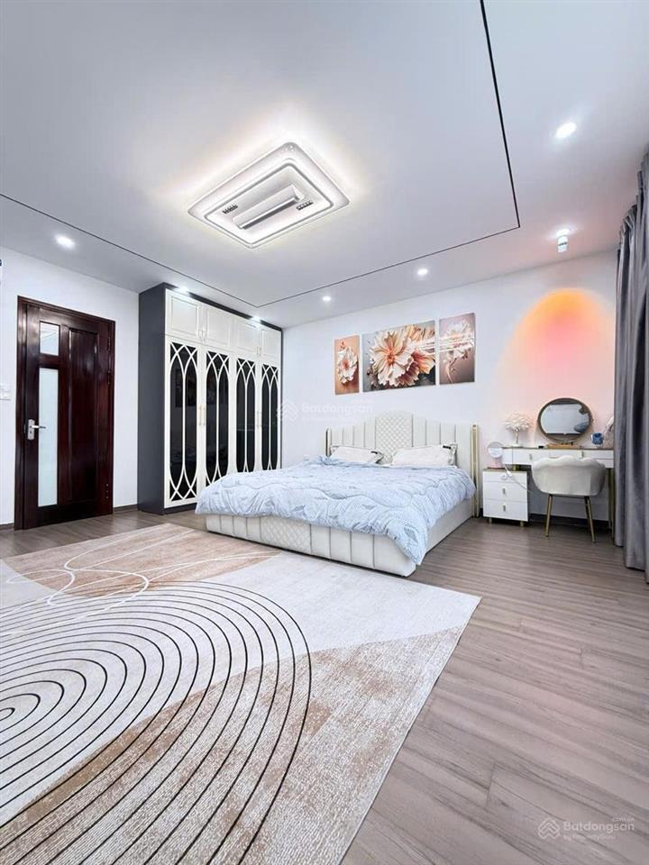 Bồ đề  long biên. nhà mới đẹp long lanh, ngõ thông, thang máy. dt 60m2 6t mt 5m giá chào 13,5tỷ