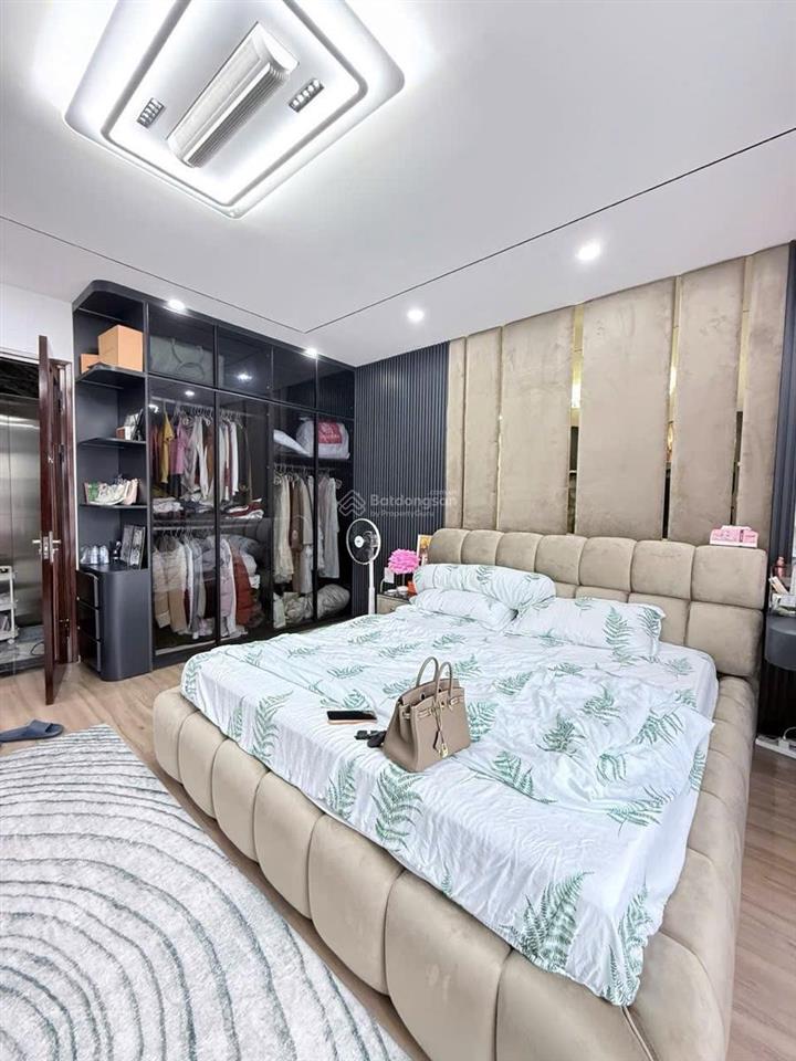 Bồ đề  long biên. nhà mới đẹp long lanh, ngõ thông, thang máy. dt 60m2 6t mt 5m giá chào 13,5tỷ
