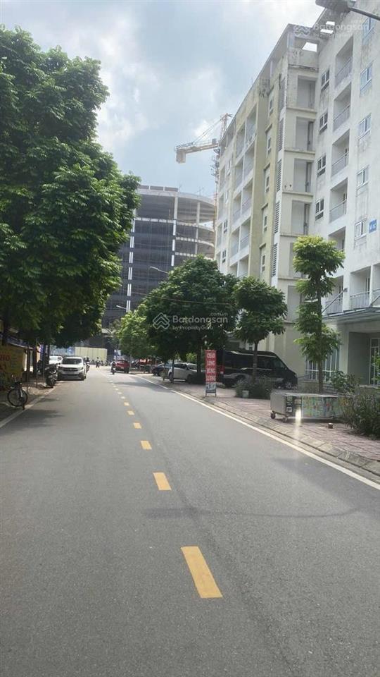 Nhà mặt phố, kinh doanh mọi loại hình, thông sàn. dt 50m2 4t giá 22triệu/1thg đóng 2 cọc 1