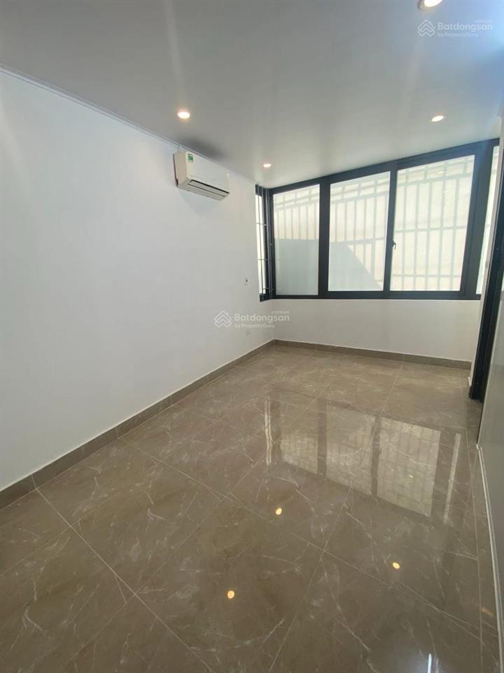 Đống đa, nhà dân xây kiên cố, 300m ra mặt phố, ngõ thông. dt 25m2 5t mt 3,3m giá chào 5,15tỷ có tl