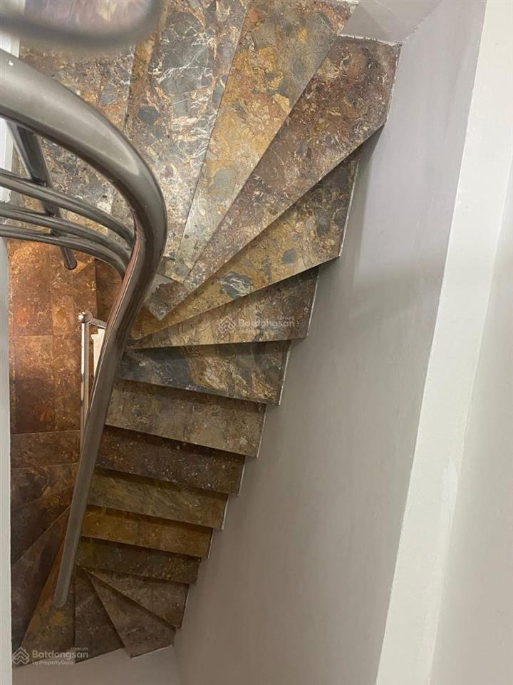 Đống đa, nhà dân xây kiên cố, 300m ra mặt phố, ngõ thông. dt 25m2 5t mt 3,3m giá chào 5,15tỷ có tl