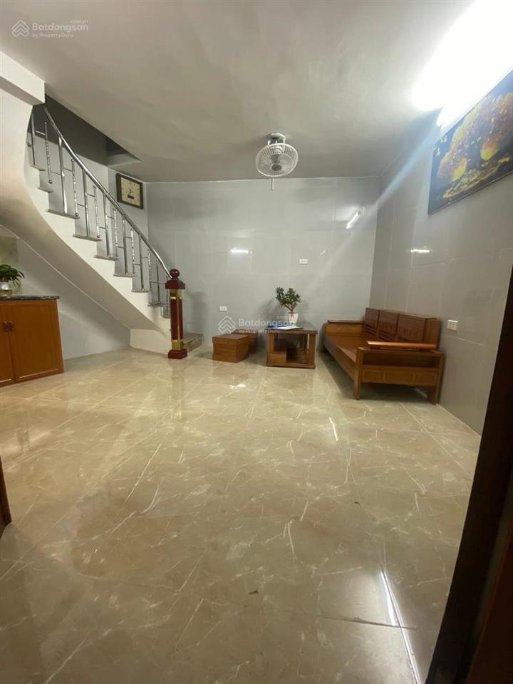Đống đa, nhà dân xây kiên cố, 300m ra mặt phố, ngõ thông. dt 25m2 5t mt 3,3m giá chào 5,15tỷ có tl