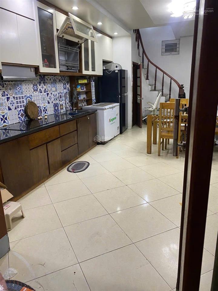 Nhà riêng võ chí công, tây hồ. nhà đẹp full nt, ngõ nông ba gác. dt 35m2 5t, giá thuê 12tr/tháng