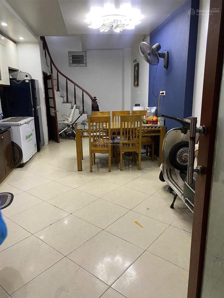Nhà riêng võ chí công, tây hồ. nhà đẹp full nt, ngõ nông ba gác. dt 35m2 5t, giá thuê 12tr/tháng