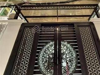 Hoàng hoa thám, ngõ thông ba gác, gần phố thuận tiện. 45m2 6t 3pn giá thuê 14 tr/1thg đóng 3 cọc1