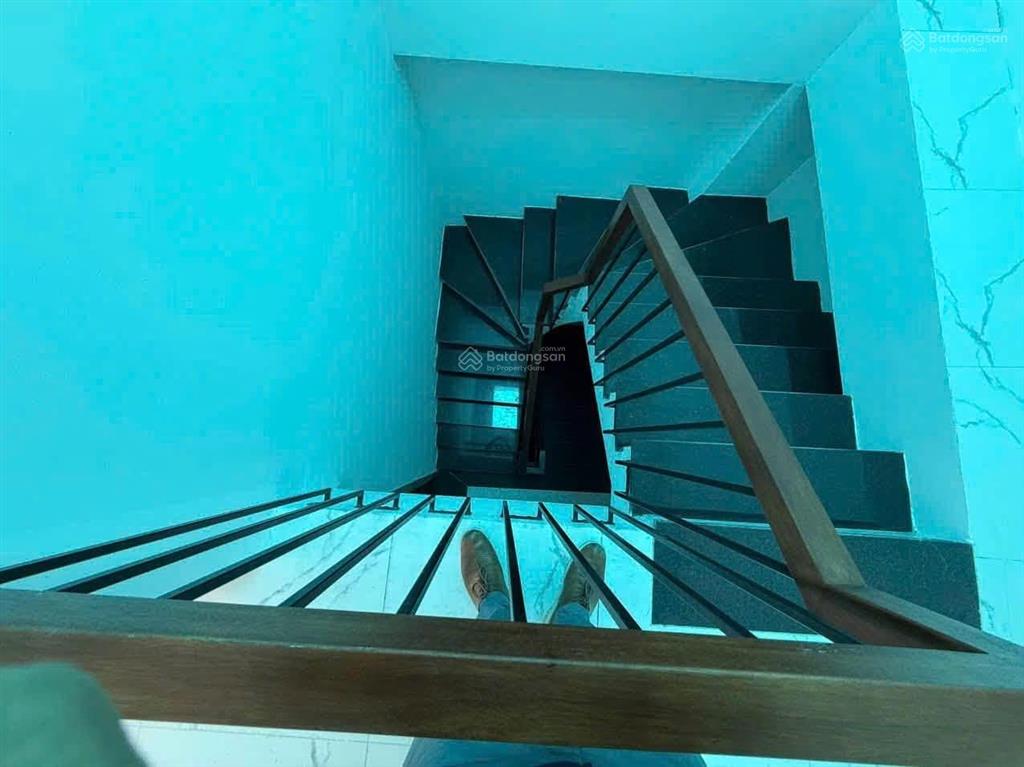 Hoàng hoa thám, ngõ thông ba gác, gần phố thuận tiện. 45m2 6t 3pn giá thuê 14 tr/1thg đóng 3 cọc1