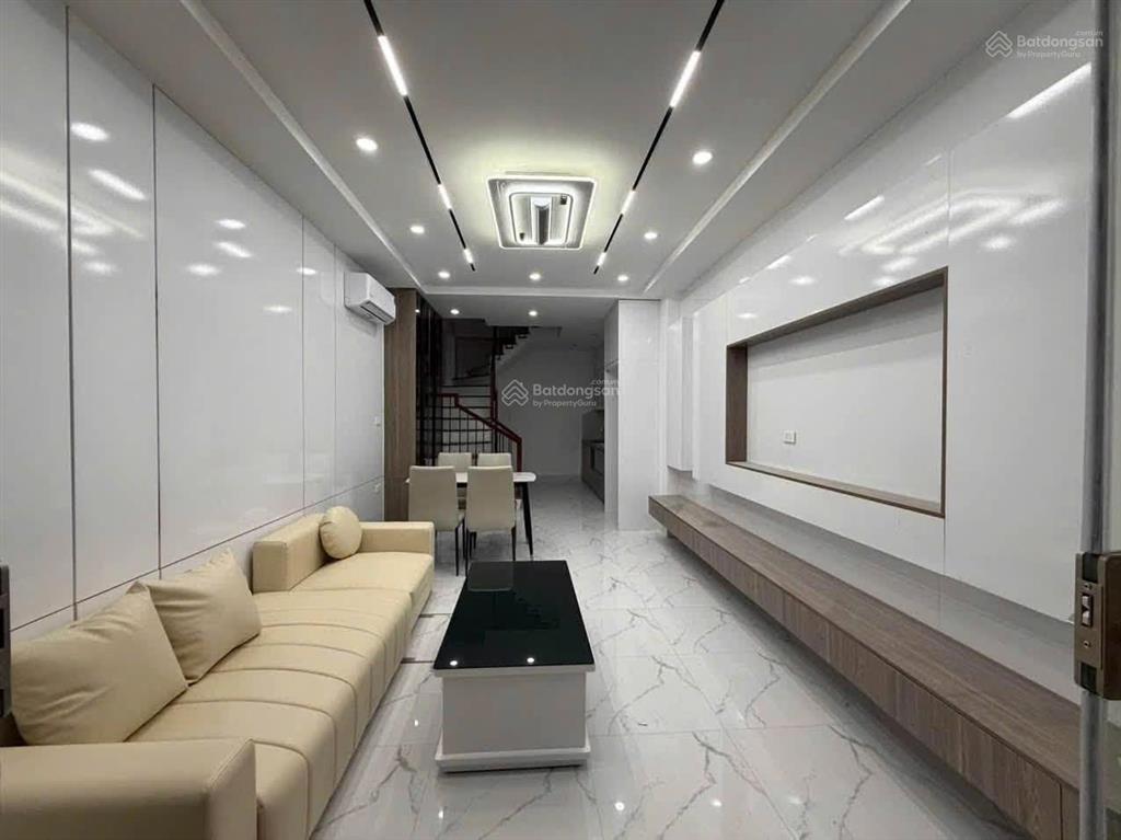 Hoàng hoa thám, ngõ thông ba gác, gần phố thuận tiện. 45m2 6t 3pn giá thuê 14 tr/1thg đóng 3 cọc1