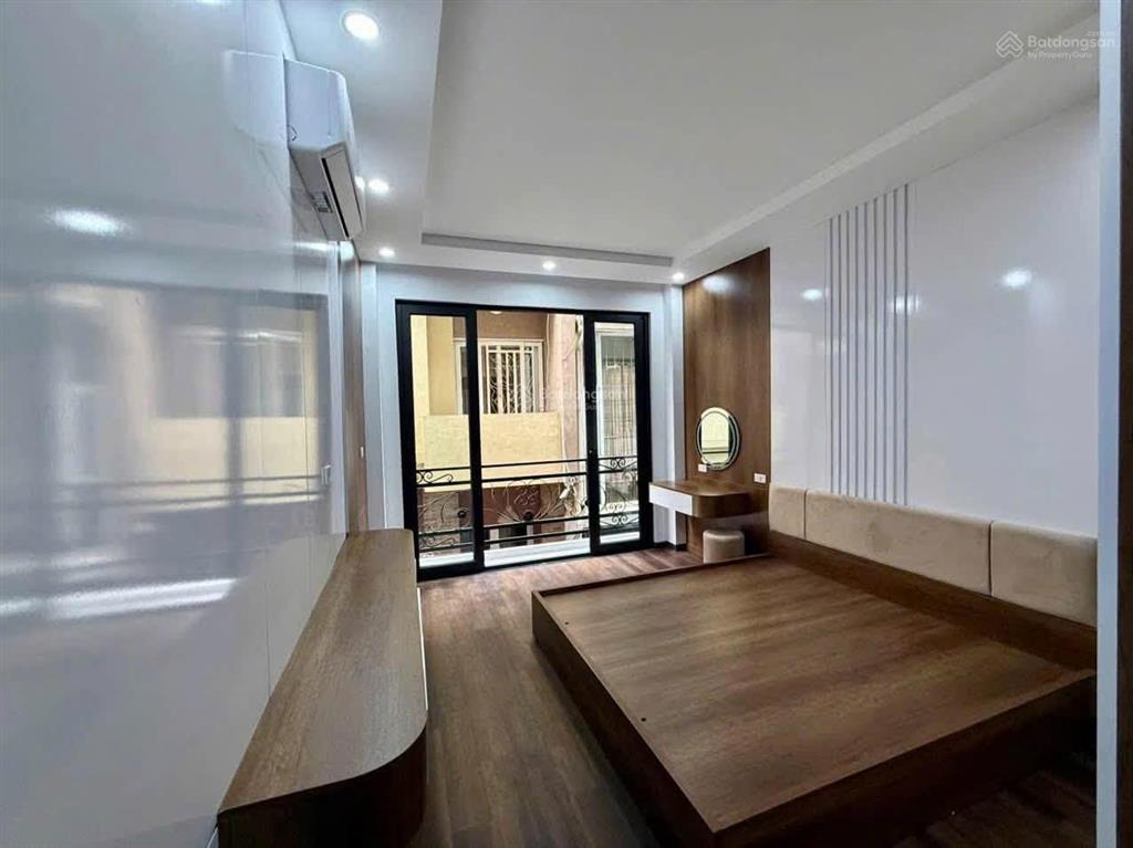 Hoàng hoa thám, ngõ thông ba gác, gần phố thuận tiện. 45m2 6t 3pn giá thuê 14 tr/1thg đóng 3 cọc1