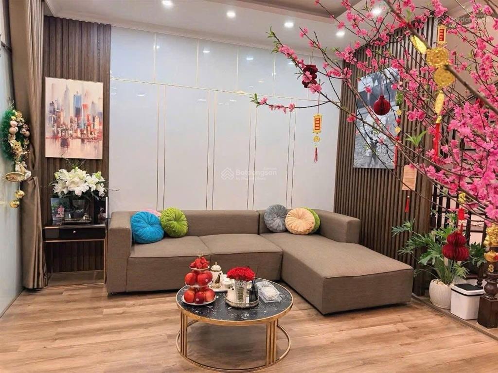 Vip ba đình, ngõ thông rộng ô tô vào nhà, khu toàn các quan chức ở. dt 83m 3t mt6m giá chào 29ty