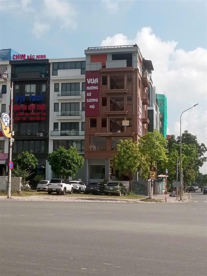 Tòa nhà mặt phố, thông sàn, phố to vỉa hè rộng dt 120m 6t mt7,5m giá thuê 80tr/1thg