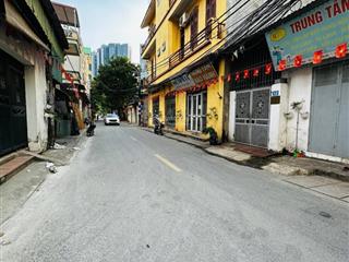 Nhà đẹp ở ngay, ngõ thông vf3 vào tận cửa, ngõ thông, dân xây, an ninh đảm bảo. dt35m4t giá 7,4ty