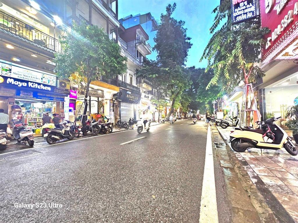 Hiếm, mặt phố lô góc vị trí đắc địa ngay ngã tư kd sầm uất tấp nập ngày đêm. dt 39m mt4.5m giá 38ty