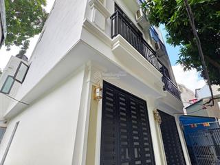 Nhà mới tinh, lô góc full nt nhập, thang máy, hàng xóm ciputra. dt 33m 5t mt 3,7m giá chào 9,5 tỷ