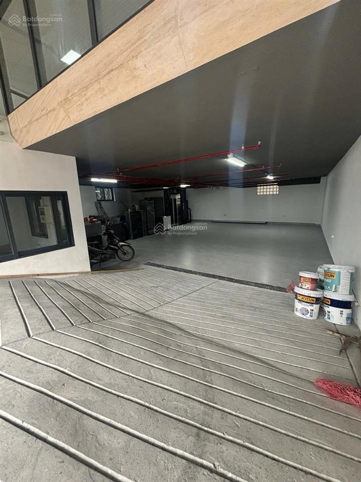 Toà vp mặt phố lô góc, thông sàn thang máy, hầm để xe, vị trí đẹp, dòng tiền. 144m2 8t thông sàn