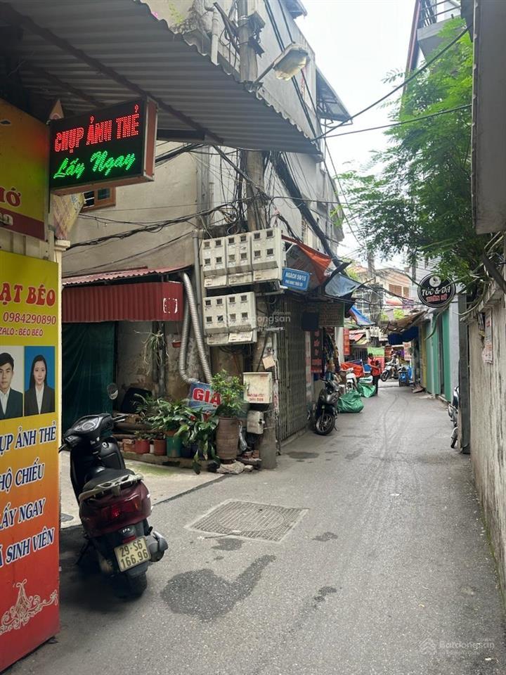 Tt cầu giấy. dân xây, gần phố, ngõ thông nhiều tiện ích, dòng tiền. dt 40m 6t giá chào 7,9 tỷ có tl
