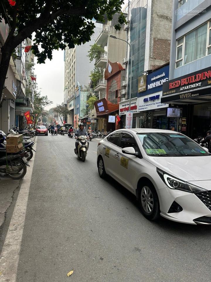 Mbkd tt hai bà, lô góc cực đẹp, vị trí đắc địa kd đỉnh. dt 35m 3t mt12m giá thuê 42tr/1thg