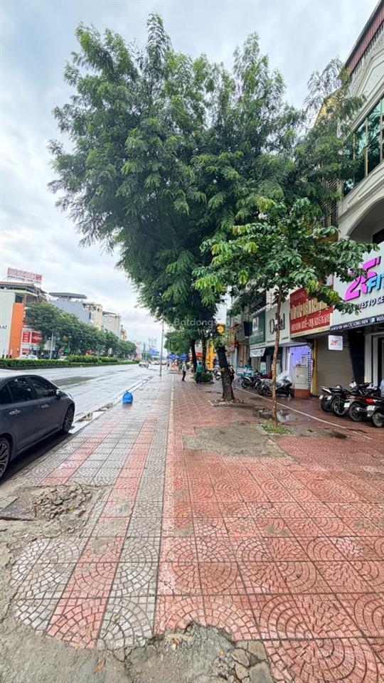 Cho thuê mbkd nguyễn văn cừ.tt quận lb. vị trí đinhr, mt rộng kd gì cũng đẹp.dt 170m giá 120tr/1th