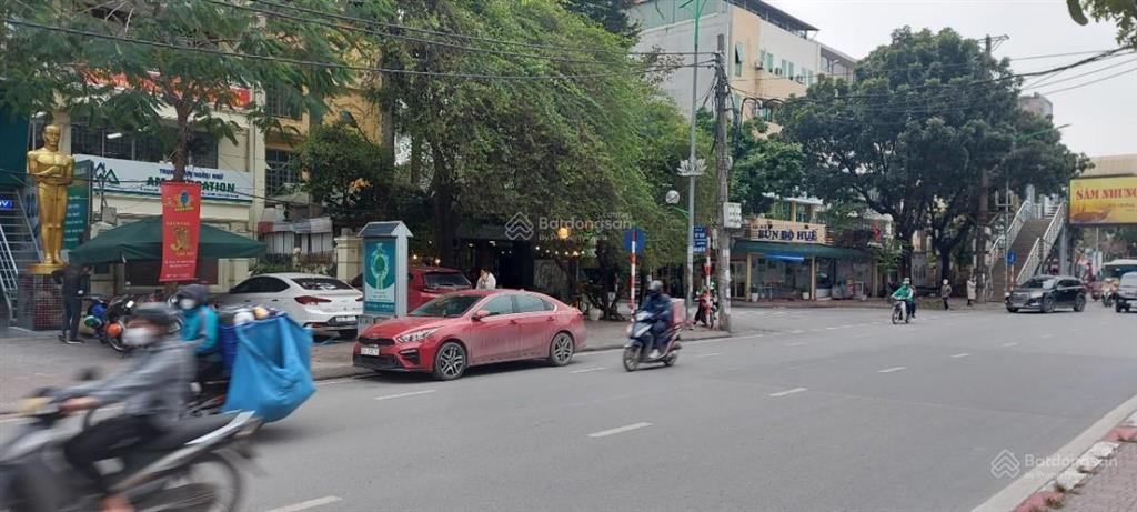 Cho thuê nguyên căn, vị trí đẹp lô góc đường 2oto tránh thoải mái.dt 1000m 6t mt70m giá 400tr/1thg