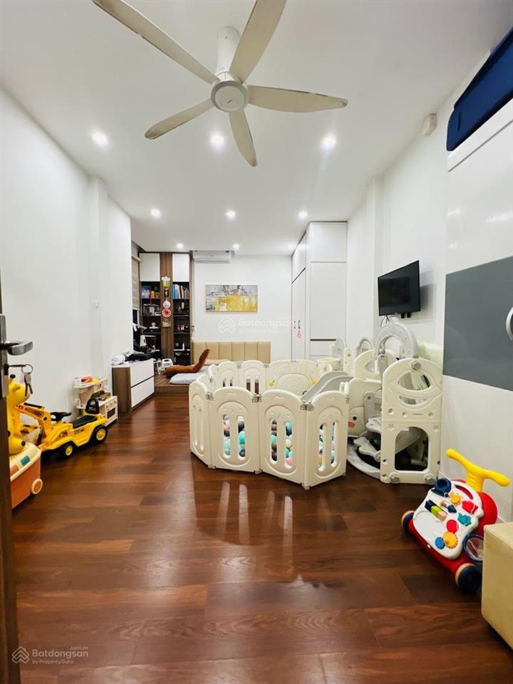Tt ba đình, nhà đẹp ở ngay, vị trí đẹp 2 thoáng gần ô tô, k qh. dt 35m 4t mt3,5m giá chào 9,7 tỷ