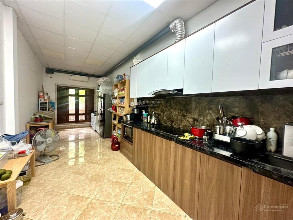 Mặt phố tt cầu giấy, kv kd sầm uất tiềm năng khai thác cao, nhà đẹp ở ngay. dt 45m2 6t giá 27tỷ