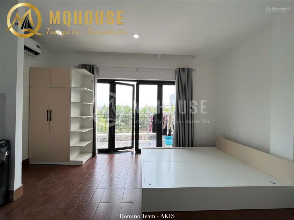 Trống sẵn căn studio ban công mặt tiền siêu thoáng ngay kđt lakeview