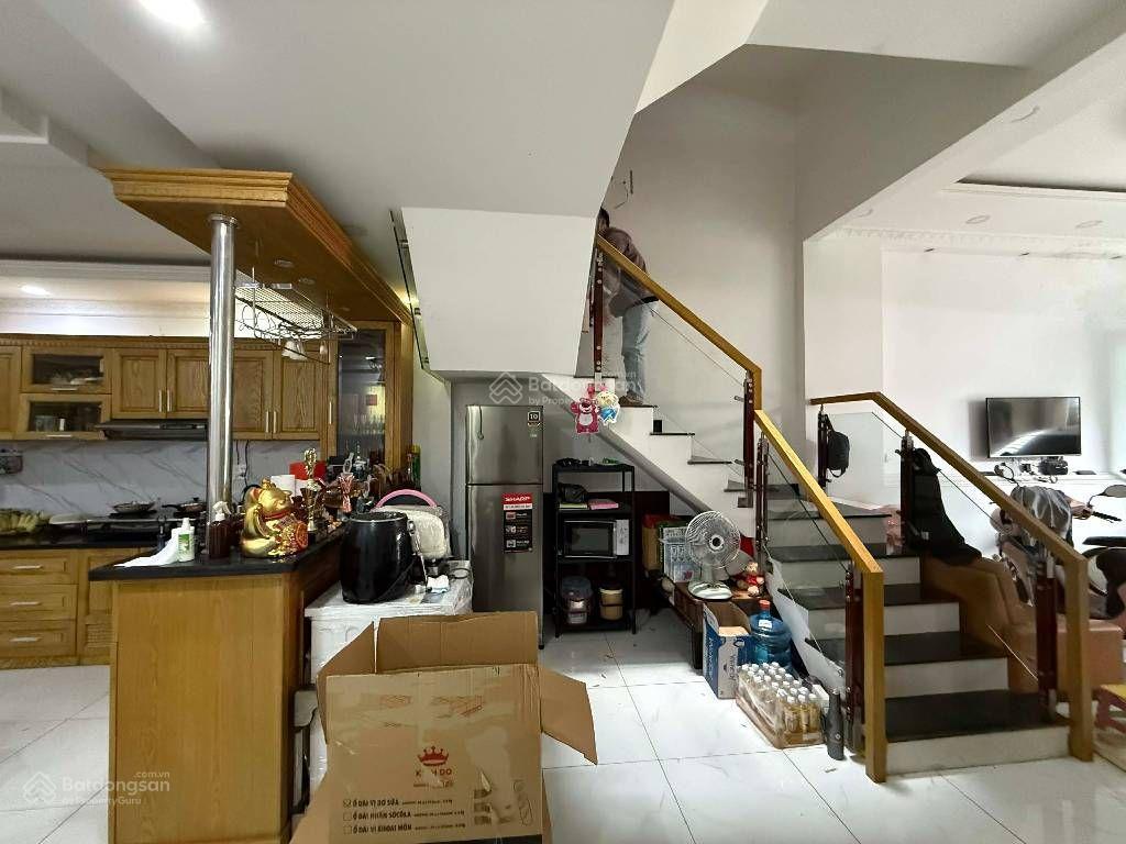 Nhà 4 tầng khu tân quy quận 7  ô tô vào nhà , dt 90m2 , giá chỉ 13.5 tỷ