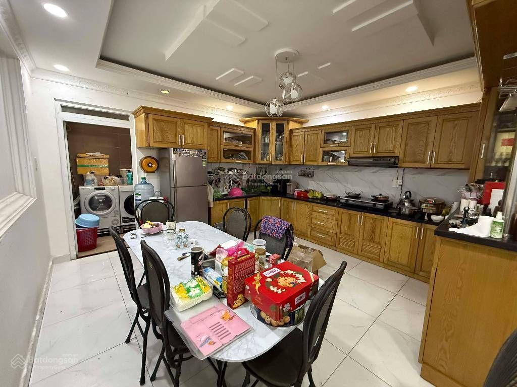 Nhà 4 tầng khu tân quy quận 7  ô tô vào nhà , dt 90m2 , giá chỉ 13.5 tỷ