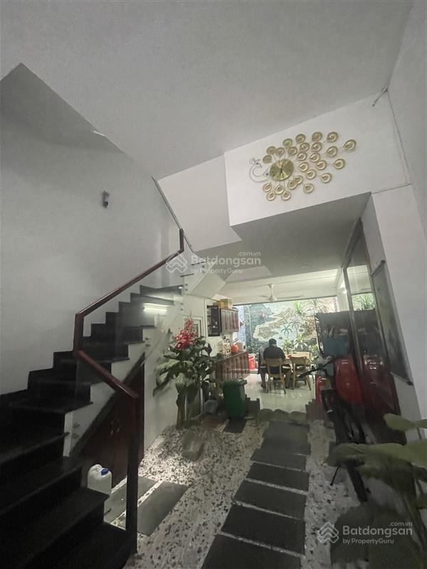 Bán nhà mới đẹp khách chi xách valy vào ở hẻm xe hơi  dt 82m2 , giá chỉ 9.5 tỷ