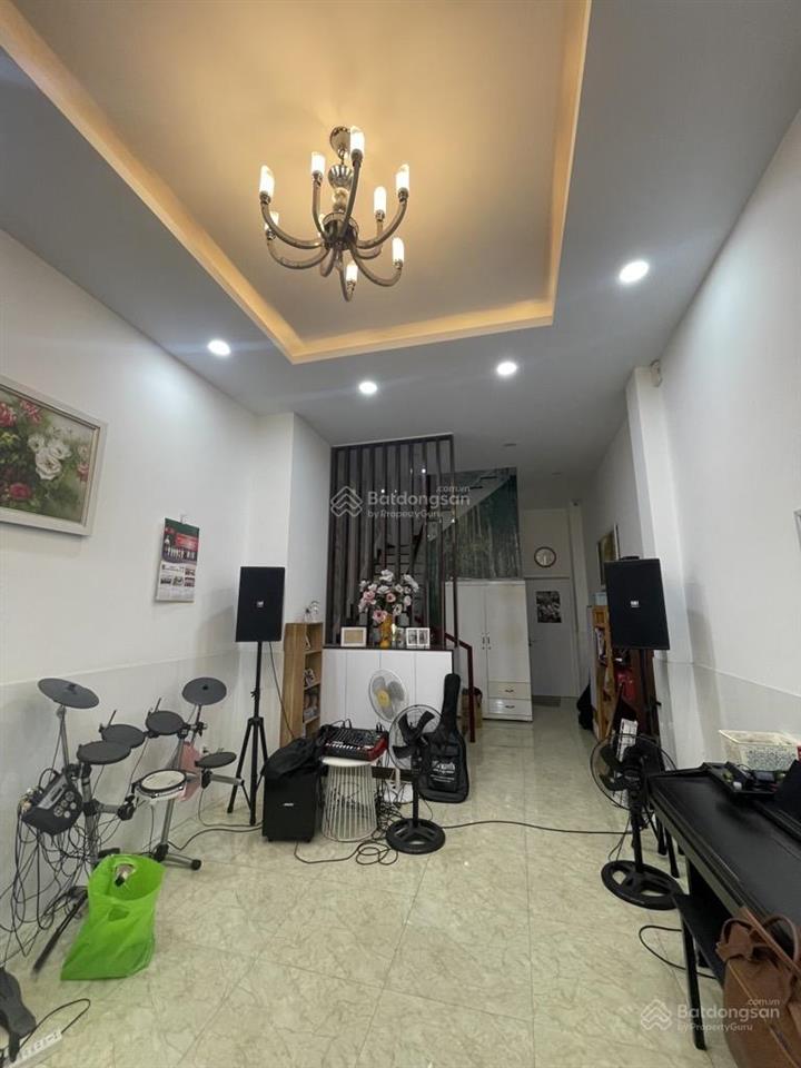 Nhà đẹp khu kiều đàm q7 80m2 5 tầng sân thượng , hẻm 8m thông him lam