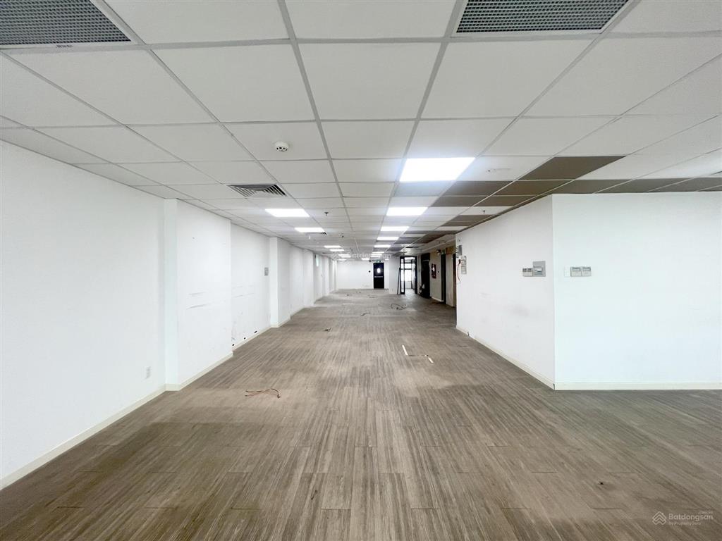 Văn phòng nguyễn hữu cảnh, q. bình thạnh  siêu đẹp, dt 120m2  giá chỉ 38tr.  0329 468 ***