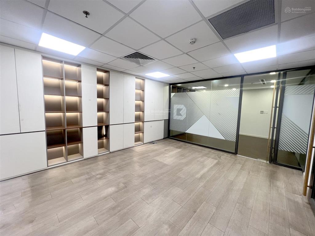 Văn phòng nguyễn hữu cảnh, q. bình thạnh  siêu đẹp, dt 120m2  giá chỉ 38tr.  0329 468 ***